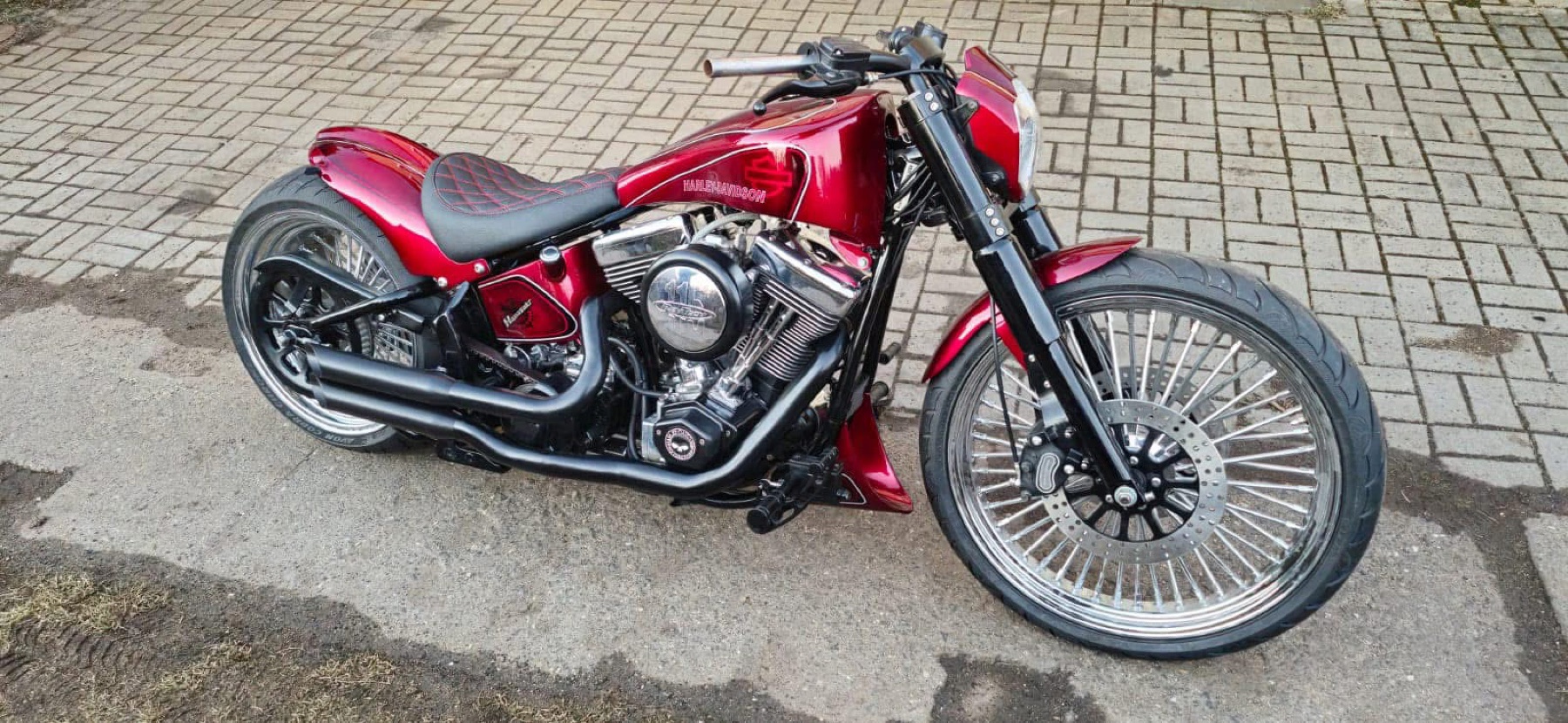 Zakázkový motocykl a řemeslný detail GOAART – realizace 5