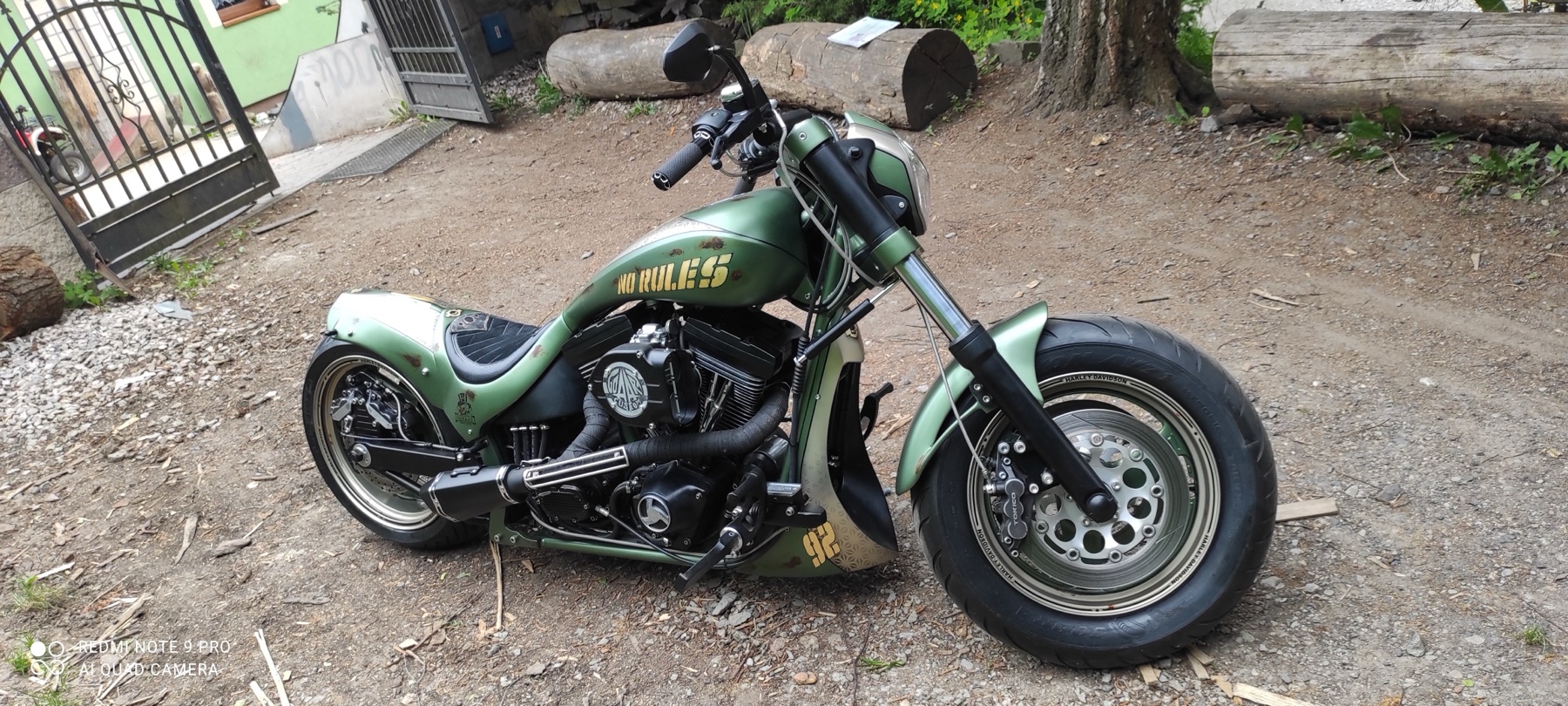 Zakázkový motocykl a řemeslný detail GOAART – realizace 6